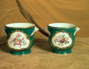 Sevres jéghűtő pár, a Frederick V Service-től, 1758 (lágypaszta porcelán)