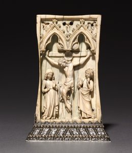 Emléktábla: The Crucifixion, francia vagy angol, 1345-1365 körül (elefántcsont, ezüst állványra szerelve (1919 után)) alkotó: French School