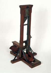 A guillotine kicsinyített modellje (fa és fém) (lásd még: 50504)