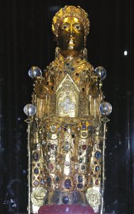 St. Foy ereklyetartó szobra, 980 körül (arany, ezüst, fa, drágakövek és féldrágakövek) (lásd még: 121295 és 245222)
