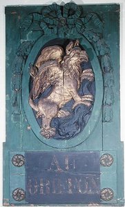 Jelentkezzen be egy bútorboltba a párizsi Faubourg Saint Antoine-ban (aranyozott fa) alkotó: French School