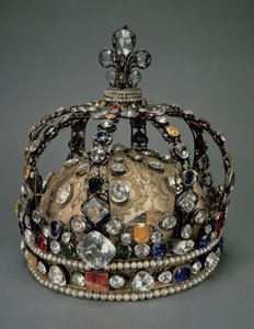 XV. Lajos koronája, 1722 (aranyozott ezüst, pótkövek és gyöngyök)