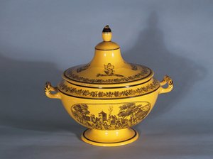 Türeen fekete nyomatmintával, 1820 körül (fajansz)
