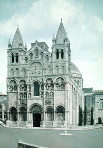 Kilátás a nyugati homlokzatra, 1125-35 között épült alkotó: French School