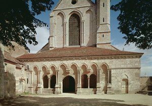 Kilátás az 1140-60 között épült Ciszterci Apátság bejárati karzatára alkotó: French School