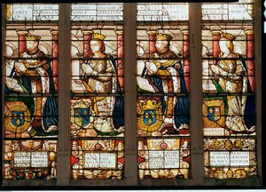 Francois de Bourbon (1539-92) Dauphin herceget, Rene dAnjou (1550-74) Montpensier hercegnőt, Henri de Bourbon (1573-1608) Montpensier herceget és Catherine de Joyeuse, Guis hercegnőt ábrázoló ablak alkotó: French School