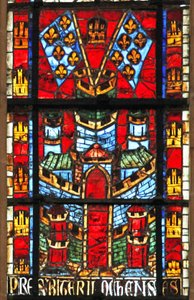 A w205 ablak egy kastélyt és zászlókat ábrázol fleur-de-lis-szel alkotó: French School