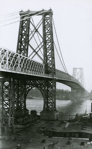 Williamsburg híd az East River felett építés közben, 1898 alkotó: G.P. Hall und Sohn