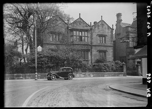 Manor Club, Manor Square, Otley, Leeds, 1942. alkotó: George Bernard Wood