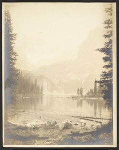 [Yosemite-i tó]