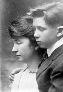 Margaret és fia, Stuart, 1919 körül alkotó: George Grantham Bain