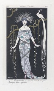 Nagy estélyi ruha ezüst brokátból. Kék paróka, aigrettes, a Costumes Parisiens-től, pub.1914 (stencilnyomat) alkotó: Georges Barbier