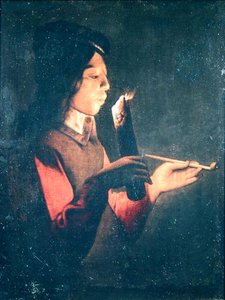 Fiatal férfi meggyújtja a pipáját alkotó: Georges de la after Tour