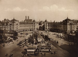 Munchen / München: Karlplatz-Rondell a Karlstorral (fekete-fehér fotó)