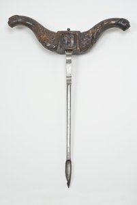 Kezelésű csiga, kb. 1600 (körtefa és acél) (lásd még: 701075-6)
