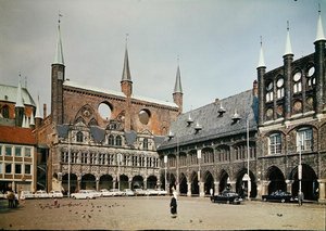 Kilátás a városházára a piactéren alkotó: German School