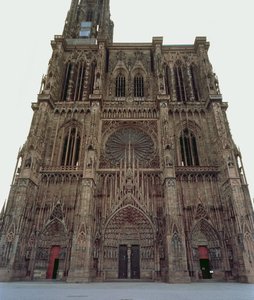 A strasbourgi székesegyház nyugati homlokzata, 1277-ben kezdődött alkotó: German School