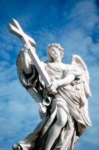 Keresztet hordozó angyal a Ponte St Angelo-ról, Róma, Olaszország, 1669 alkotó: Gian Lorenzo Bernini