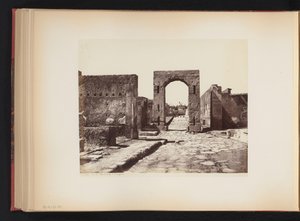 Kilátás a Strada Mercurióra Pompeiiben, Olaszországban Strada Mercury. (Pompei) (cím a tárgyon)