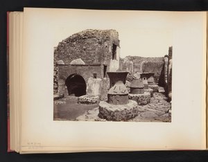 Egy pékség romjai Pompejiben Casa di fornai Pompeii (cím a tárgyon)