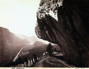 Egy út a Brünigpass-hegységben, Svájcban alkotó: Giorgio Sommer