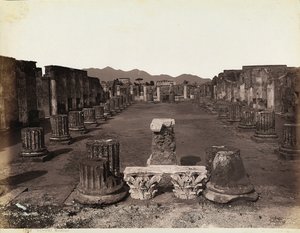 A Bazilika általános nézete, keleti oldal, Pompei alkotó: Giorgio Sommer