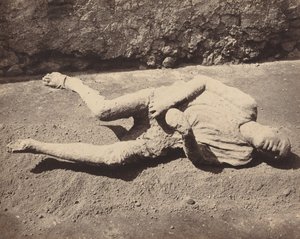 Emberi lábnyomok, Pompei (Emberi szereposztás, Pompei) alkotó: Giorgio Sommer