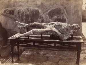 Emberi lábnyomok, Pompei [Emberi szereposztás, Pompei] alkotó: Giorgio Sommer