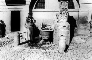 Nők a szökőkútnál alkotó: Giovanni Battista Simone Unterveger