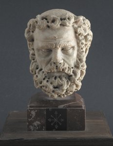 Szakállas férfi feje, 1312-1314 alkotó: Giovanni Pisano