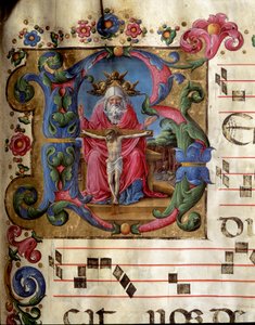 A B betű decoree a Szentháromság (a kegyelem trónja) Istent, Jézus Krisztust és a Szentlélek galambját (Szentlélek) képviseli. Girolamo da Cremona miniatúrája (1451-1483 körül) a sienai katedrális kórusától (Cod. 10/L. c.81v). 15t