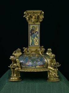 A St. Bertin-kereszt alapja, az Abbaye Saint-Bertinből, 1180 körül (aranyozott bronz és champleve zománc) (lásd még: 232624-25 és 232839)