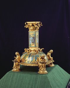 St. Bertin keresztjének alapja, az Abbaye Saint-Bertinből, 1180 körül (aranyozott bronz és simlózománc) (lásd még: 204570 és 232624-25)