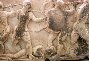 Harc Patroclus testéért, fríz a sziphniai kincstárból, Kr.e. 525 körül (márvány)