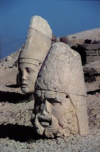 Zeusz-Oromandes feje és egy istennő alkotó: Greek