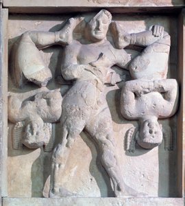 Magna graecia: metóp Heracles-szel Cercopes-szel, kődombormű, ie 575-550 alkotó: Greek