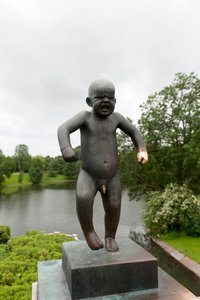 "Sinnatageen" dühös fiú, szobor a Frogner Parkban, Oslo, Norvégia (bronz)