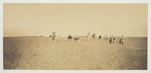 Untitled [látogatók katonai manővereket néznek], 1857. alkotó: Gustave Le Gray