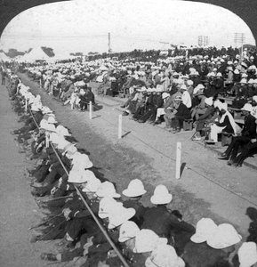 Focimérkőzés megtekintése a Lancashire Fusiliers és a Border ezredek között, Delhi, 1910-es évek.