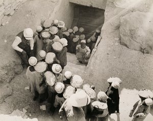 Tutanhamon sírjának bezárása, a Királyok Völgye, 1923. február (zselatin ezüst nyomat)