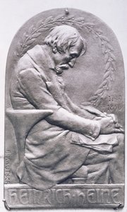 Heinrich Heine (1797-1856) arcképmedaillonja (bronz) (fekete-fehér fotó)