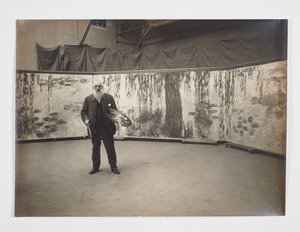 Claude Monet a palettájával a „Les nymphéas” című műve előtt alkotó: Henri (attr. to) Manuel