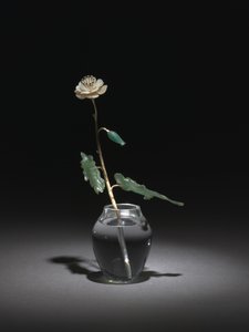 Fehér Virág, Peter Carl Fabergé cége alkotó: Henrik Wigstrom