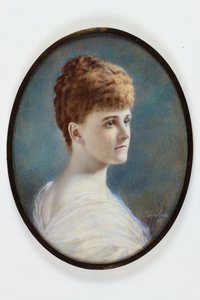 Egy fehér ruhás hölgy, valószínűleg Frances Evelyn (Daisy) Greville, szül. Maynard, Lady Brooke, később Warwick grófnője alkotó: Henry (attr.to) Van der Weyde