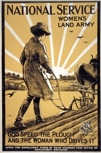 Nemzeti Szolgálat Női Szárazföldi Hadsereg, Isten gyorsítsa meg az ekét és a nőt, aki vezeti, kocsma. London, 1917 körül