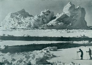 Egy Berg szakít a csomagban, c19101913, 1913 alkotó: Herbert Ponting