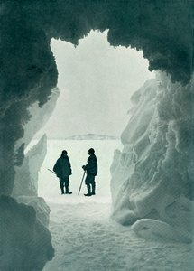 Jégbarlang – Sátorsziget a távolban Scott és Wright kapitány, c1911, 1913 alkotó: Herbert Ponting