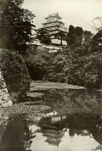 Egy régi feudális kastély a várárokból, 1910. alkotó: Herbert Ponting