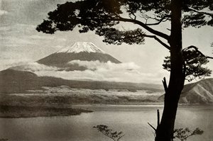 Fuji a Motosu-tóból, 1910. alkotó: Herbert Ponting
