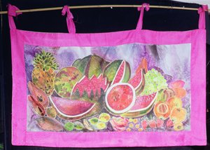 Mexican Fruits, 2003 (festékek selyemen) alkotó: Hilary Simon